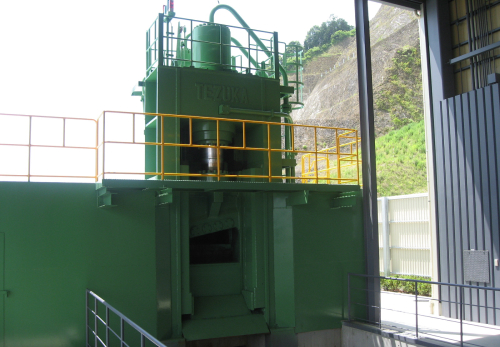 800AK型ギロチンプレス機